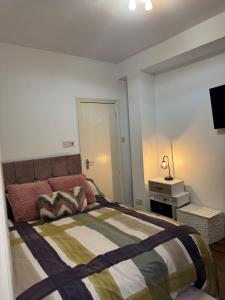 Modern 1-Bedroom Flat in Trendy Leytonstone