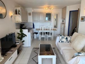 a 2 minutes de la plage vue mer et piscine