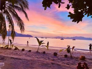NEW Beach Bungalow with sunset view