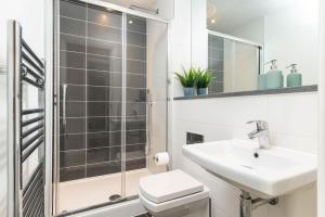 Modern 2 bed 2 bath near Cabot Circus Bristol