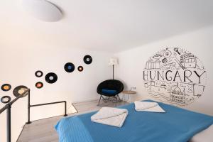 BpR Vinyl Style Studio Home with AC