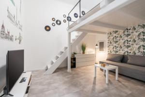 BpR Vinyl Style Studio Home with AC