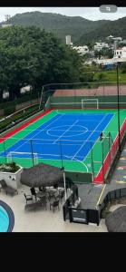 LINDO APARTAMENTO NA PRAIA BRAVA