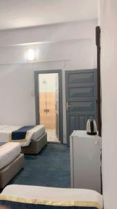 الشقق الأولى السكنية