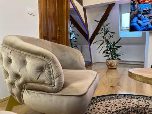 La Luna Royal Deluxe Luxury House with Pool & Jacuzzi, Bikes and Covered Parking