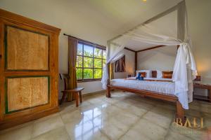 Villa Agus Mas - Serene & calm beachfront villa!