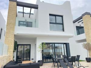 Stunning Modern Villa in Beautiful Punta Prima