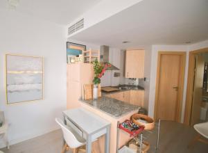 Ático Dúplex con Jacuzzi en Vera Playa y parking cubierto enorme