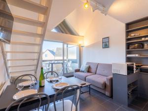 Carnac : Duplex 3 Pièces, Balcon, Animaux Admis, Parking - FR-1-477-73