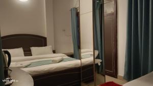 Sandhya Guest House Varanasi Near Ganga River