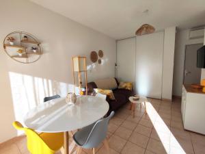 Appartement avec Terrasse et parking en centre ville dUzès