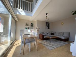 Appartement moderne baigné de lumière en centre-ville