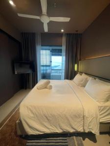 Luxury Executive Suite Antara by Enigma 2BR, High Floor with Bathtub Lvl 47