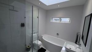 4 Bedroom Luxury House in Sandton