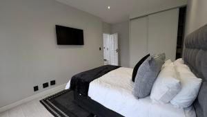 4 Bedroom Luxury House in Sandton