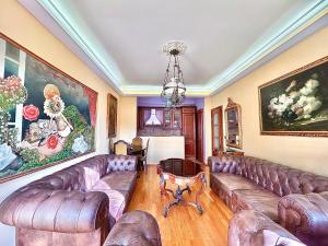 Heart of the City Stunning comfort,Balcony ,Netflix,Free Wi-Fi