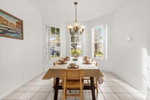 4 Bed Luxury Quiet & Private Home! villa