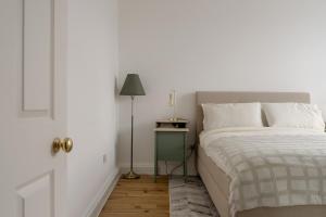 Elegant 2-Bedroom Apartment in Edinburgh New Town near Princes Street