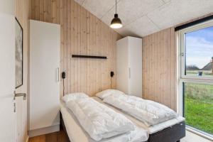 Spacious Holiday Home On Als Near Little Belt