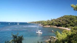 ZEcamping 3 à 150m de la plage cadre unique de la presquîle de Giens