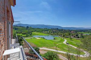 The Eyrie Khao Yai, O2 Villa Pisa