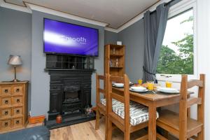 Comfortable 2 Bed Chalet near Snowdonia - Pass the Keys
