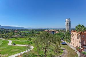 The Eyrie Khao Yai, O2 Villa Pisa