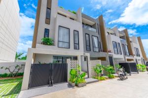 hiii Aura Pool Villa Hotel Pattaya Central