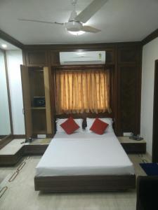 Strand Hotel, Colaba