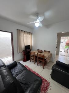 Casa Charmosa e Super Confortável 150m da Praia