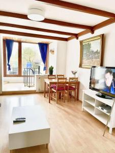 Düsseldorf Messe and Airport, 2-bedroom duplex Apartment with Kitchen and Garden