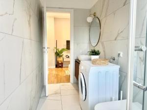 Milan Central Lumière Bloom