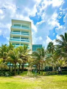 Apartamento con piscina gigante y acceso directo al mar