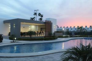 Condominium in Porto Alto