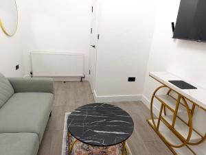 Cardiff 1 Bed Apartment - City Living at its Best