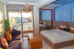 Puerto Marina APARTHOTEL