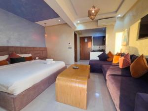 Puerto Marina APARTHOTEL