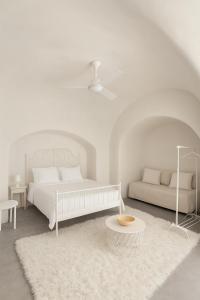 Unique small stonehouse at Thira