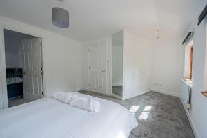 Modern 3-Bedroom House near Putney Station London