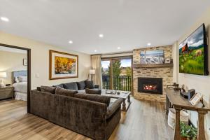 Bear Claw 414 - Ski-in Ski-out Condo!
