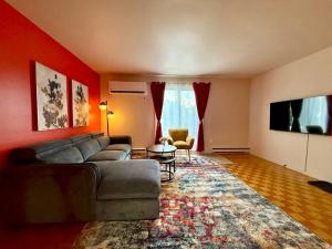 Beautiful and Cozy 3BR in Montreal West Island
