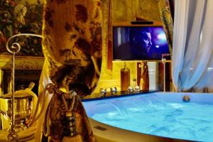 Suite Impero - Affreschi 600 - Idromassaggio - Centrale ad un passo da tutto- Luxury