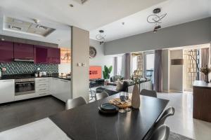 GuestReady - 2BR l Marina View + Infinity Pool