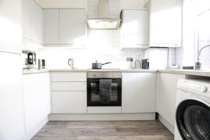 Marlor House, Denton, Free Parking