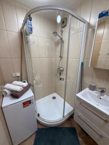 Andy Lovley Place for Guests