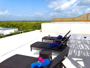 Casa Daniela - Oceanview Oasis with Rooftop & Infinity Pool