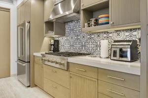 Gorgeous 3BR Oceanview Condo with Stunning Views