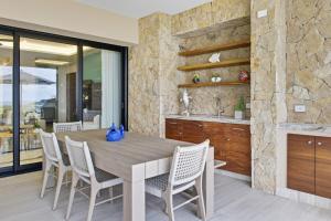 Gorgeous 3BR Oceanview Condo with Stunning Views