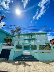 Apto com Sacada e Vista Mar a Passos da Praia