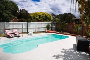 Grove Retreat With Pool, Sauna and Family Fun